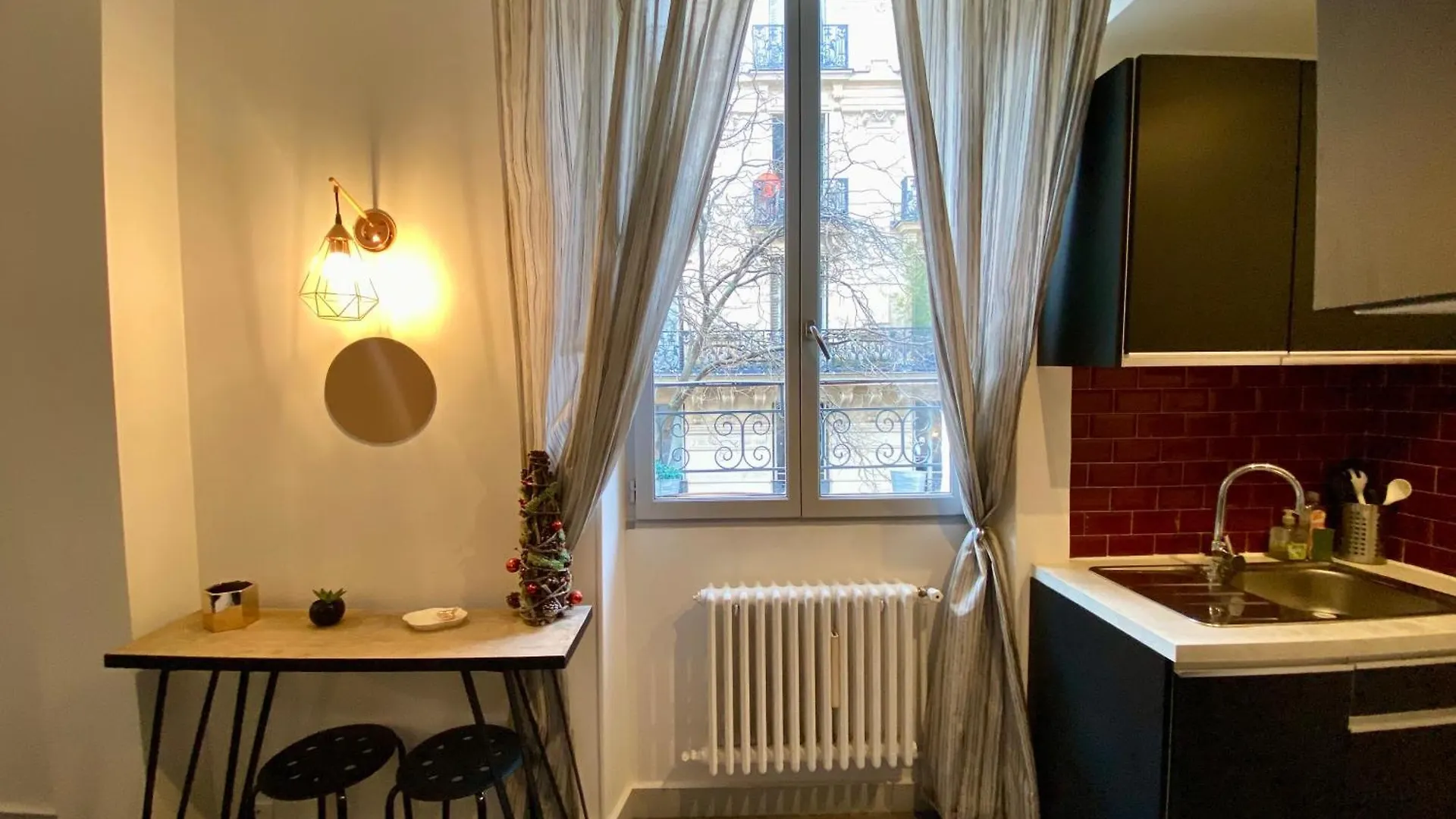 Charmant 2 Pieces Au Coeur De Paris 0*,  France